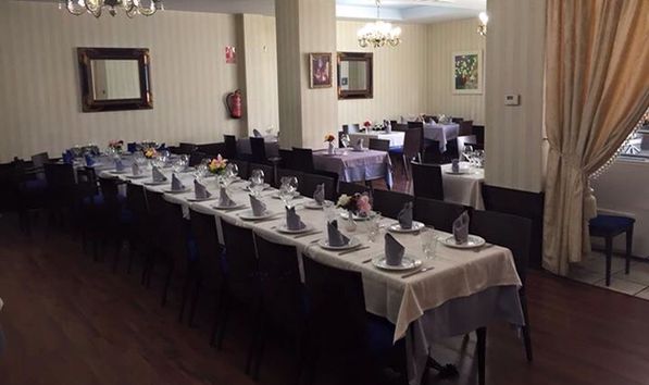 Una mesa montada para celebraciones restaurante valdemoro opera Vivaldi